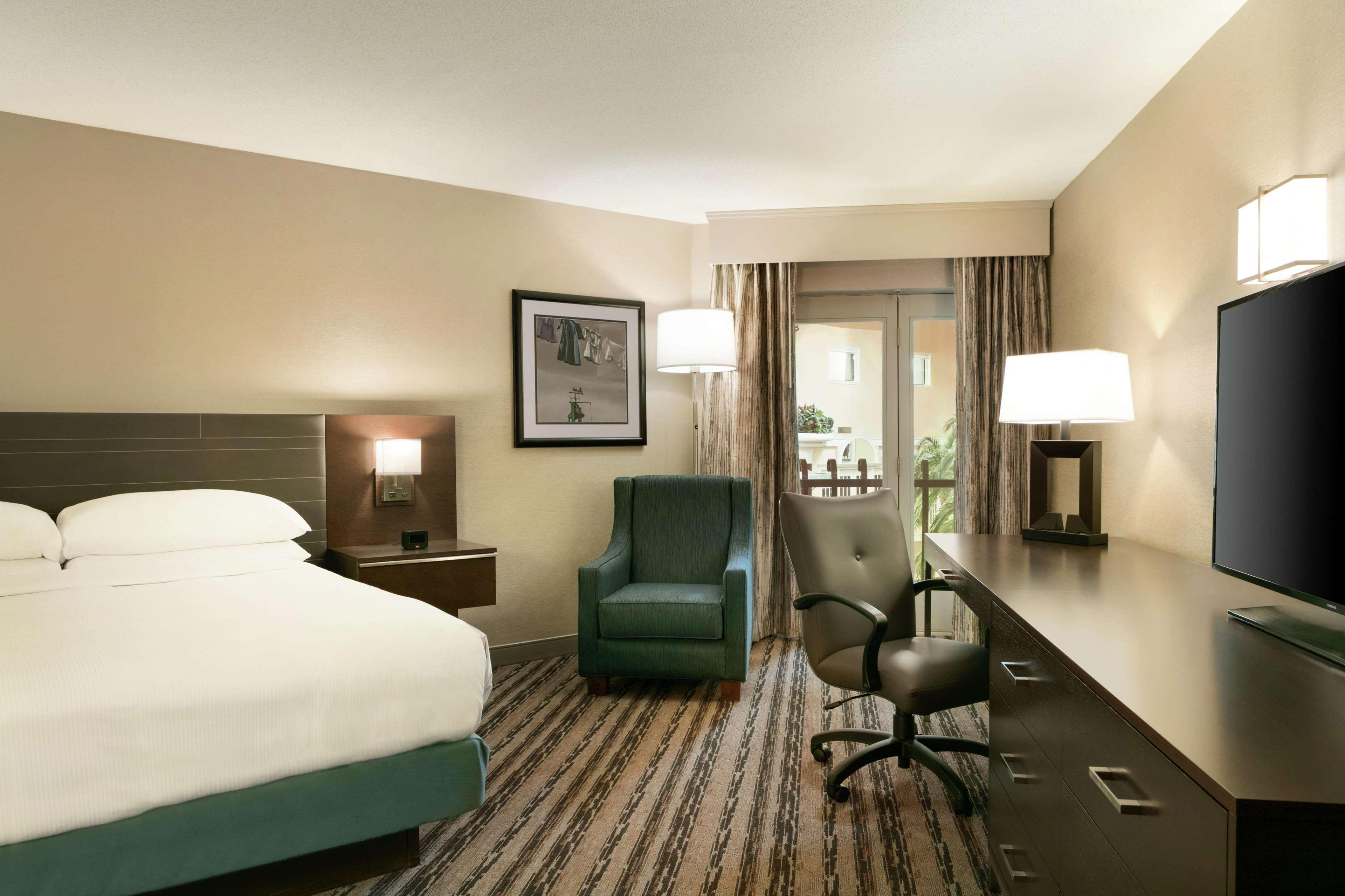 Doubletree By Hilton Lancaster Willow Street
